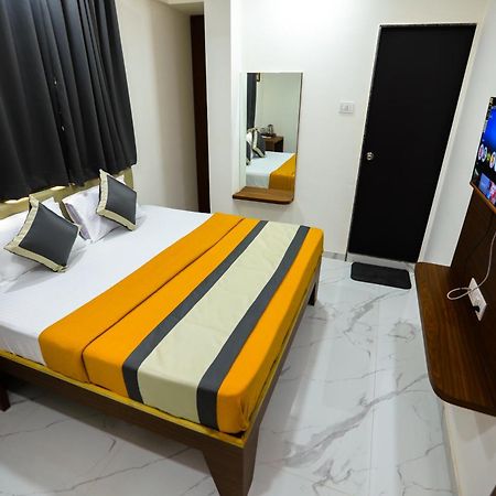 Fortuna Inn Manage By Sn Hospitality Navi Mumbai Bagian luar foto