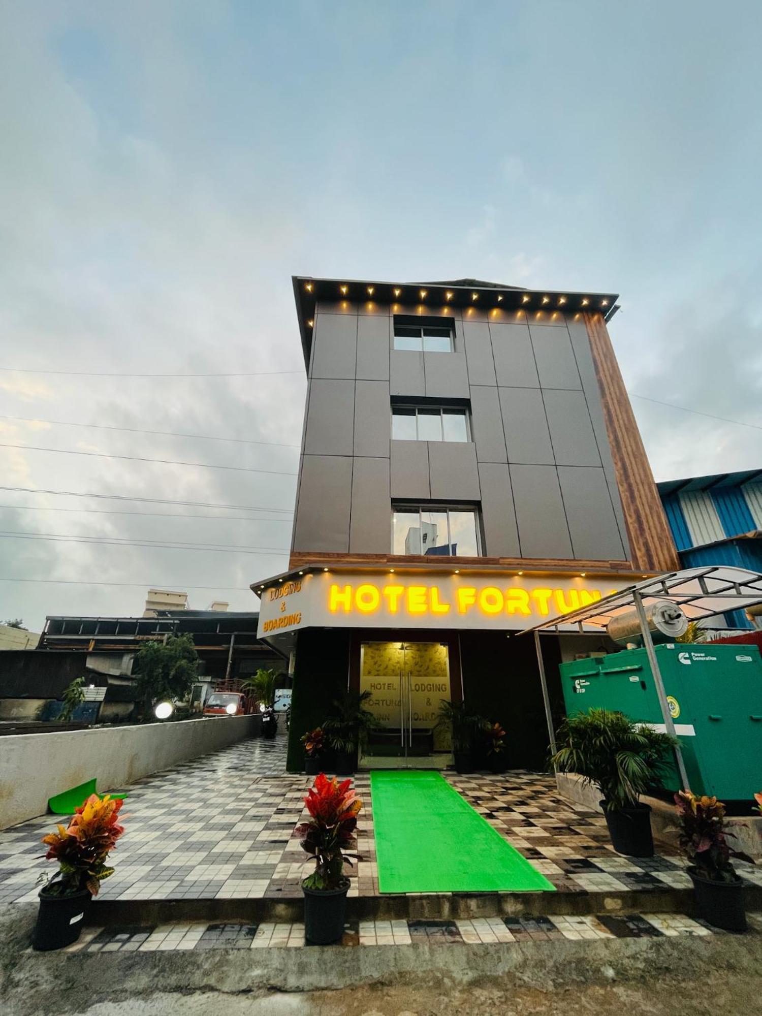 Fortuna Inn Manage By Sn Hospitality Navi Mumbai Bagian luar foto